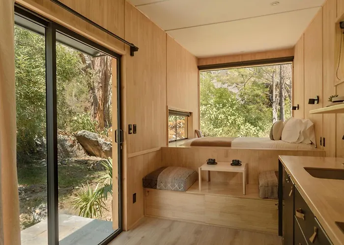 Hotel Earth Tones Tiny Homes & Ollantaytambo