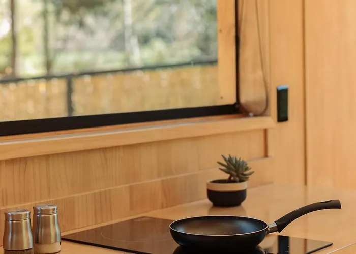 Hotel Earth Tones Tiny Homes & *