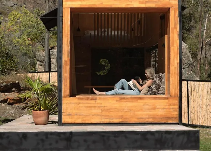 Earth Tones Tiny Homes & Ollantaytambo