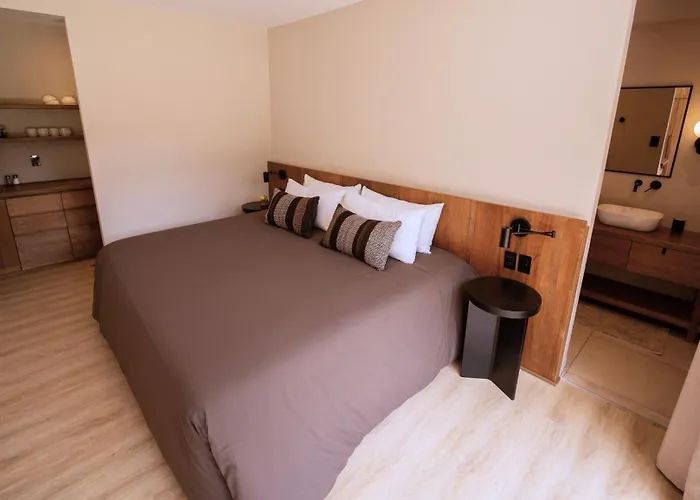 Earth Tones Tiny Homes & Ollantaytambo