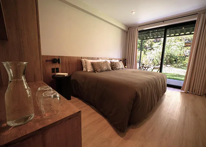 Earth Tones Tiny Homes & * Ollantaytambo