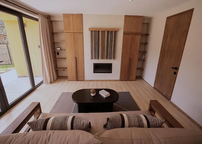 Hotel Earth Tones Tiny Homes & *