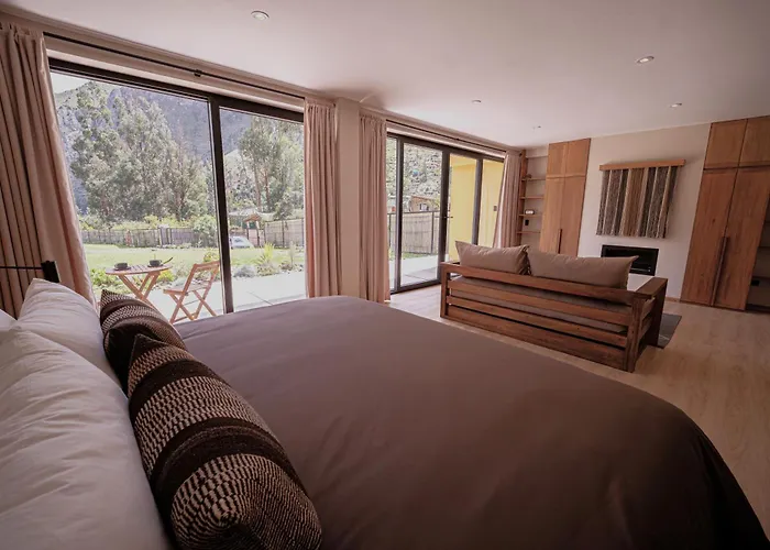 Hotel Earth Tones Tiny Homes & Ollantaytambo